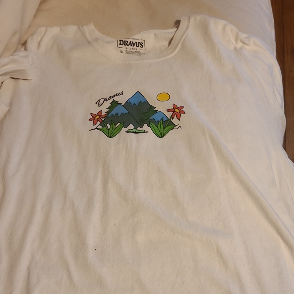 Dravus White Graphic T-Shirt